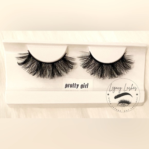 Pretty Girl - Perfect And Natural 20 MM Minks 🫶🏼 - Picture 2 of 3